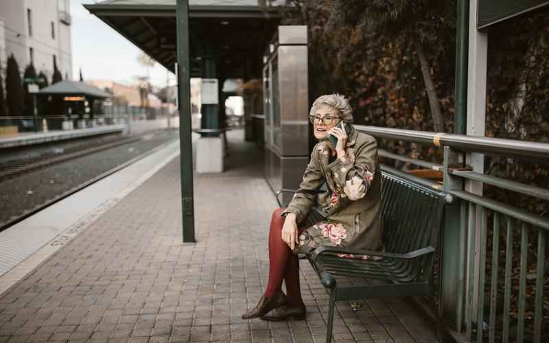 ChatGPT断网，回归思考AI孤岛，自我对话