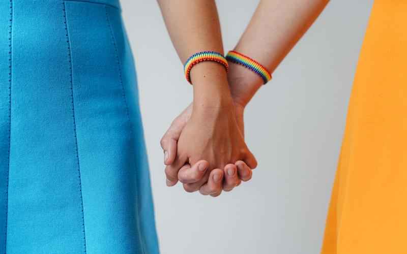 山姆奥特曼与ChatGPT的握手科技巨擘与虚拟人的共舞 山姆奥特曼与ChatGPT的握手科技巨擘与虚拟人的共舞