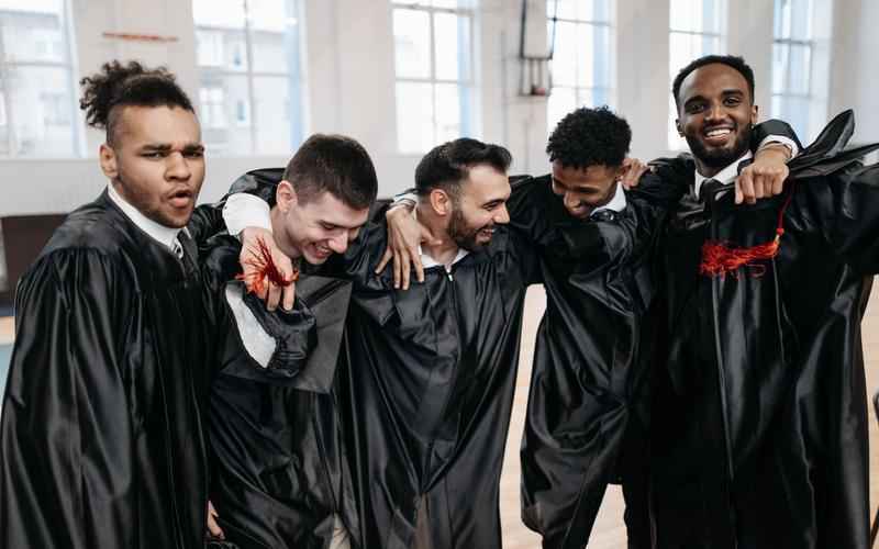 人工智能语言模型ChatGPT：解读其技术与应用