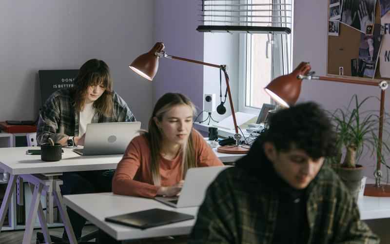 国产ChatGPT:中文AI新突破本土科技力量,再造中文语言 国产ChatGPT:中文AI新突破本土科技力量,再造中文语言