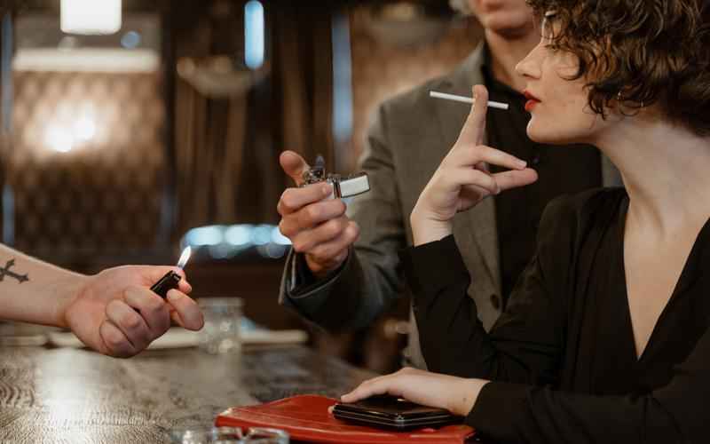 人工智能创作革命： ChatGPT与AI绘画共舞