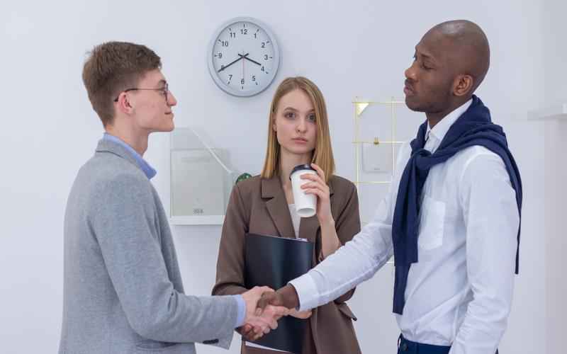 ChatGPT暴跌,股价腰斩市值蒸发千亿,危机四伏 ChatGPT暴跌,股价腰斩市值蒸发千亿,危机四伏