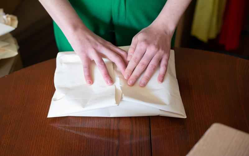 ChatGPT驱动的新视界智能眼镜，解放双手